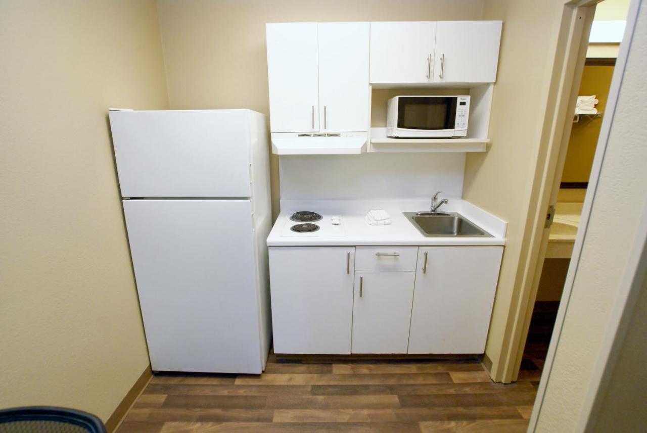 Extended Stay America Select Suites - Greensboro - Wendover Ave - Big Tree Way Екстер'єр фото