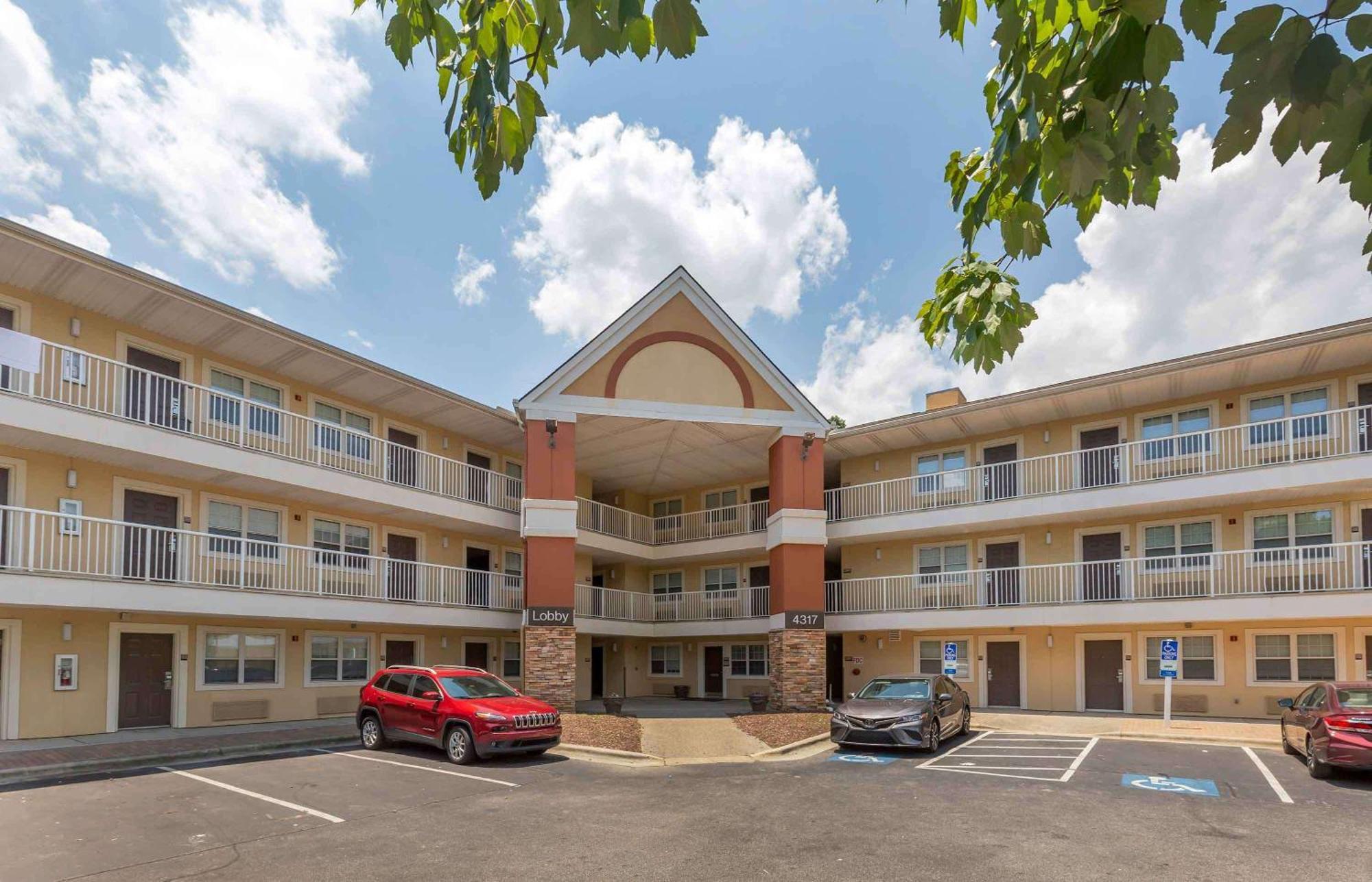 Extended Stay America Select Suites - Greensboro - Wendover Ave - Big Tree Way Екстер'єр фото