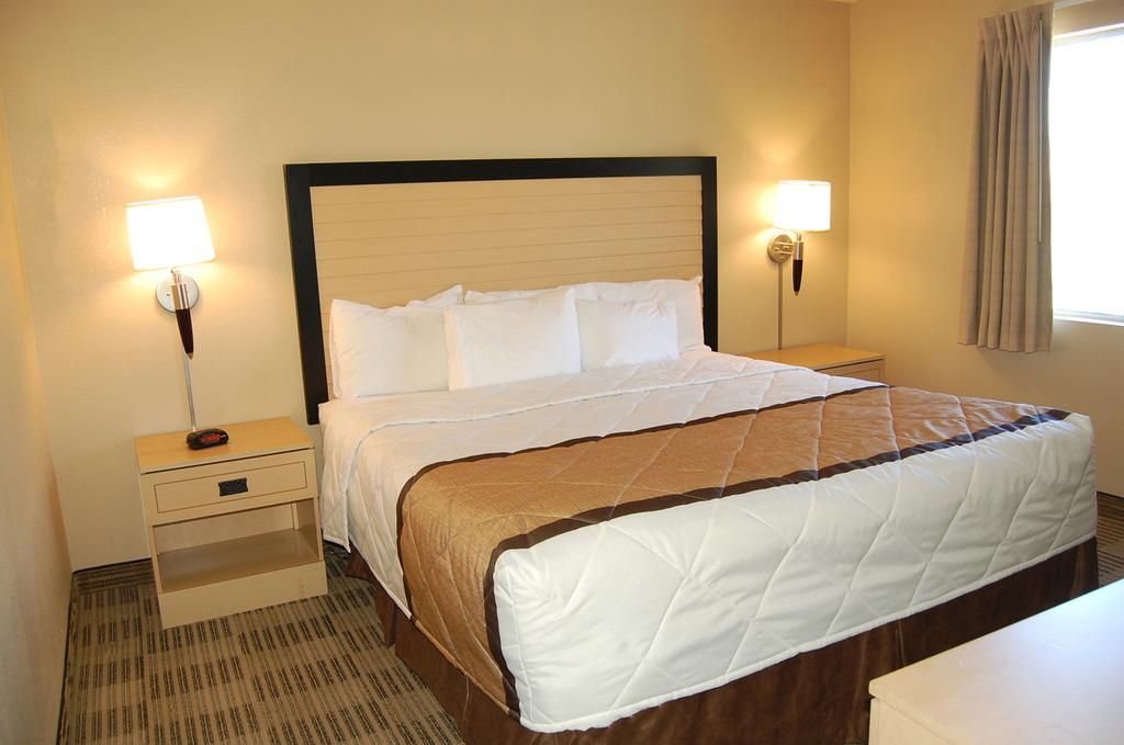 Extended Stay America Select Suites - Greensboro - Wendover Ave - Big Tree Way Екстер'єр фото